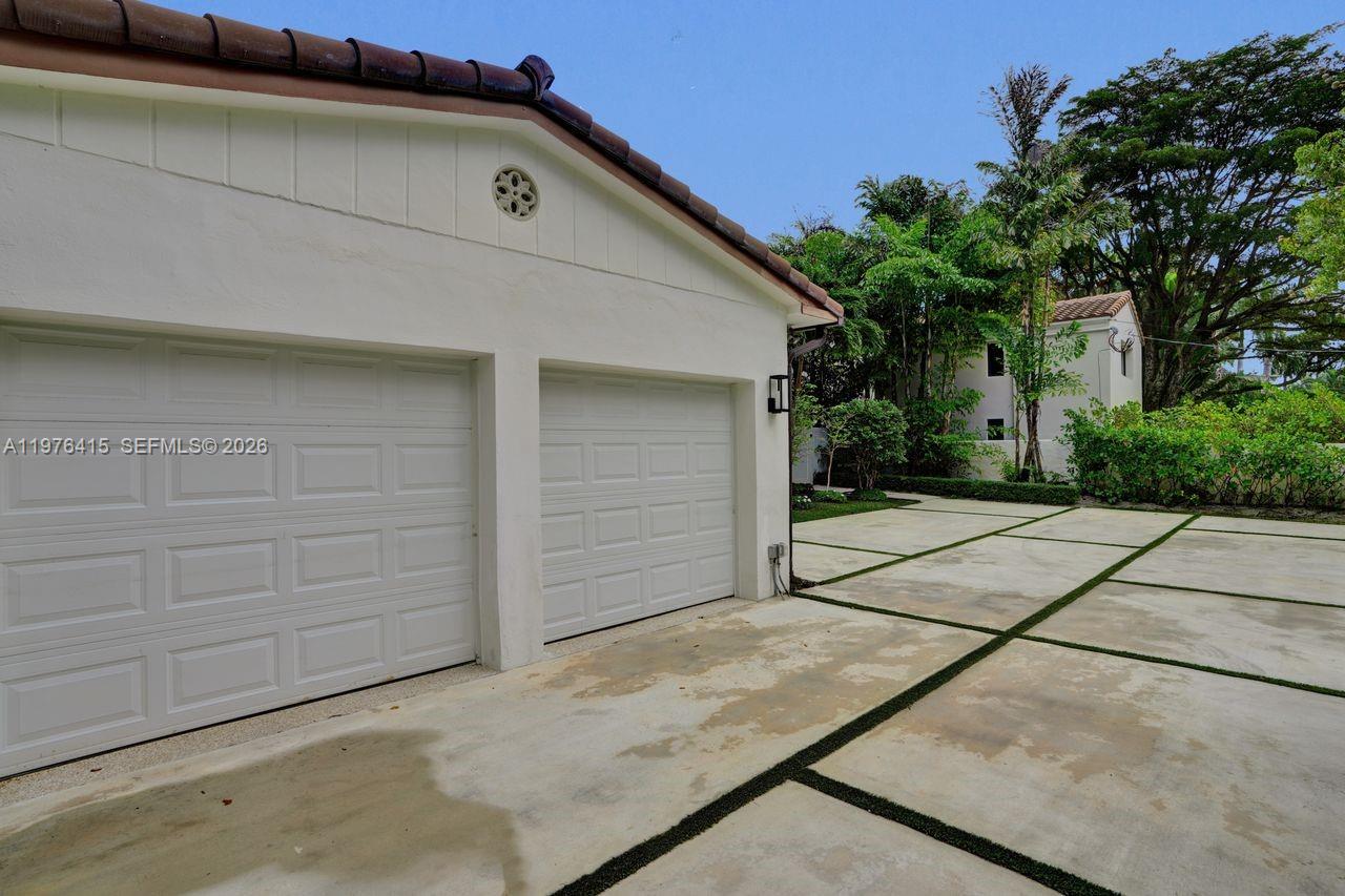 5735 N Bay Rd Miami Beach, FL 33140