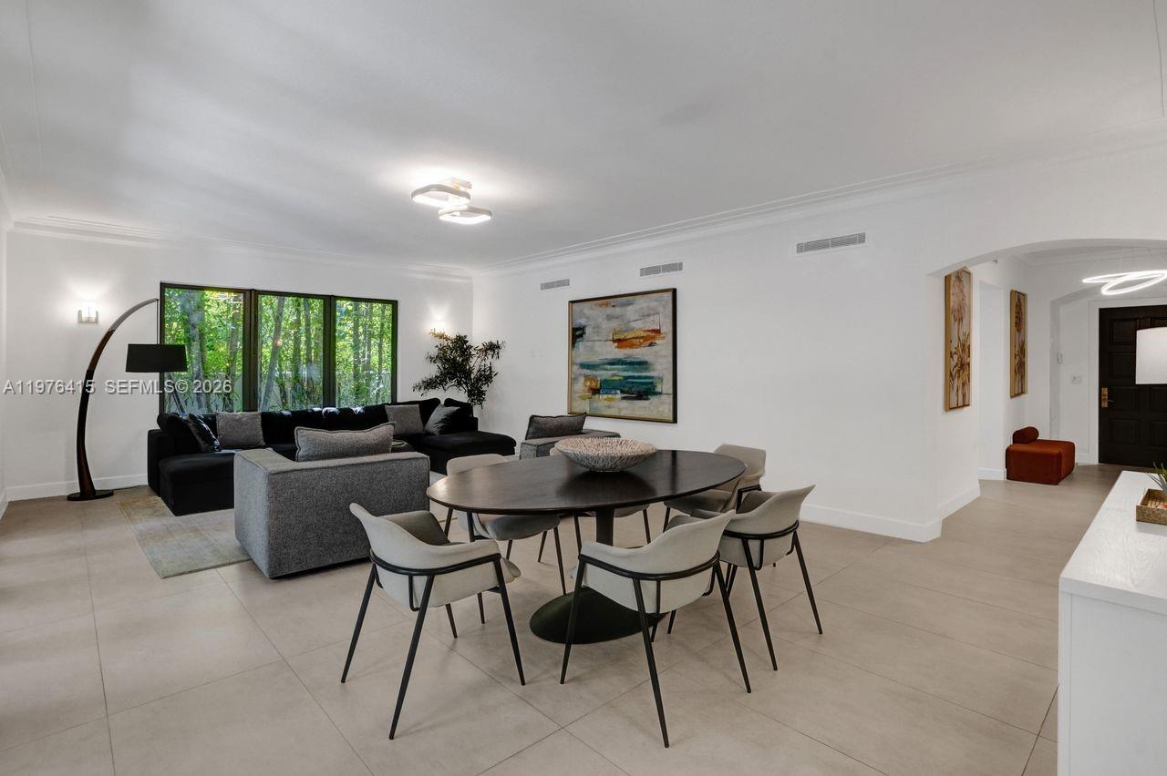 5735 N Bay Rd Miami Beach, FL 33140