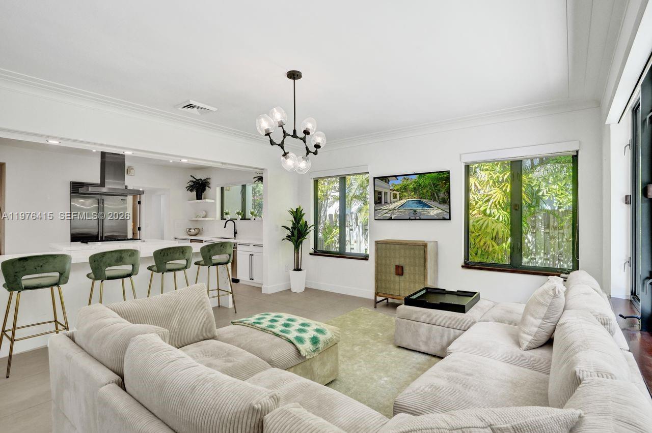 5735 N Bay Rd Miami Beach, FL 33140