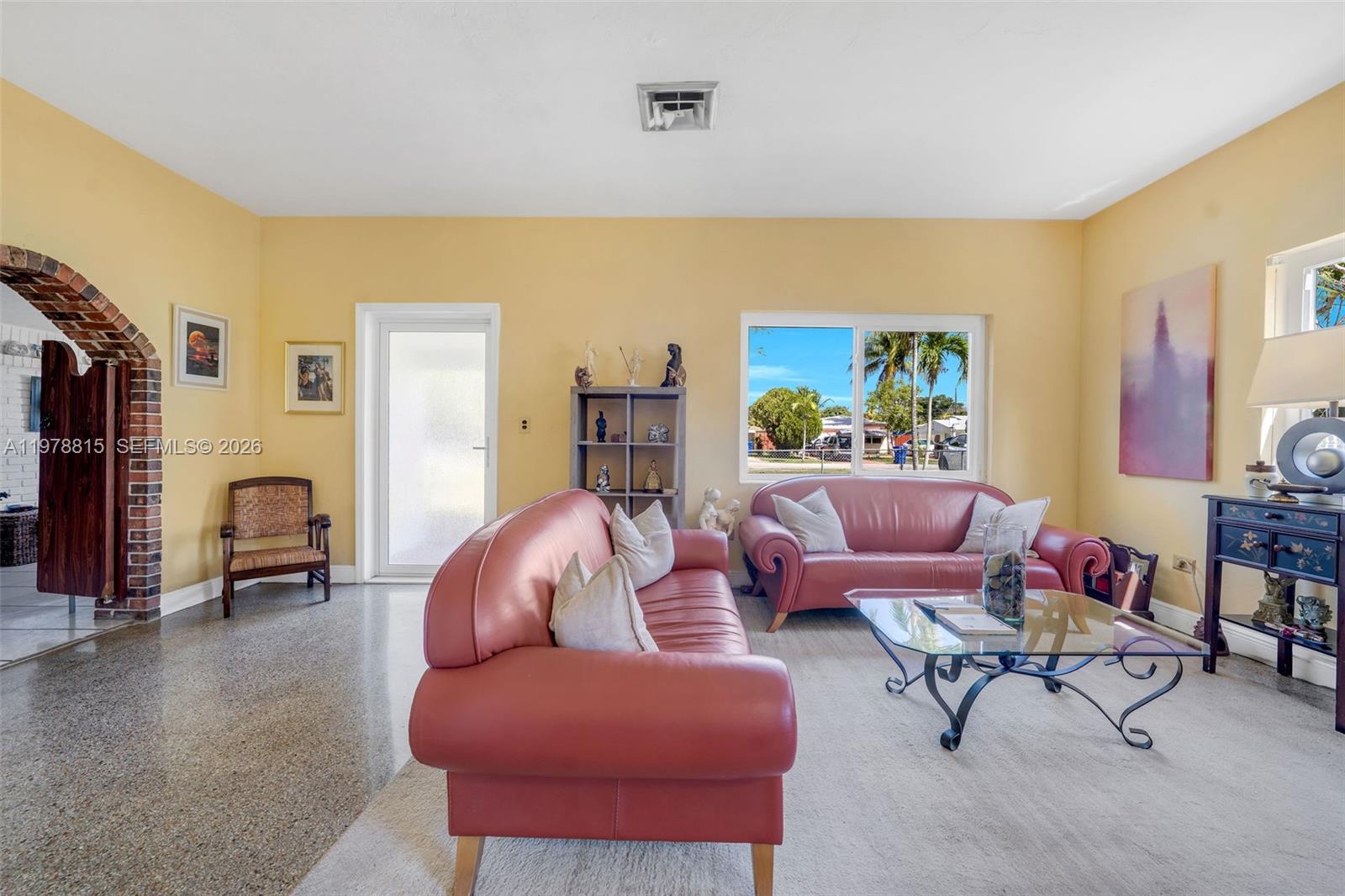 2048 NE 180th St North Miami Beach, FL 33162