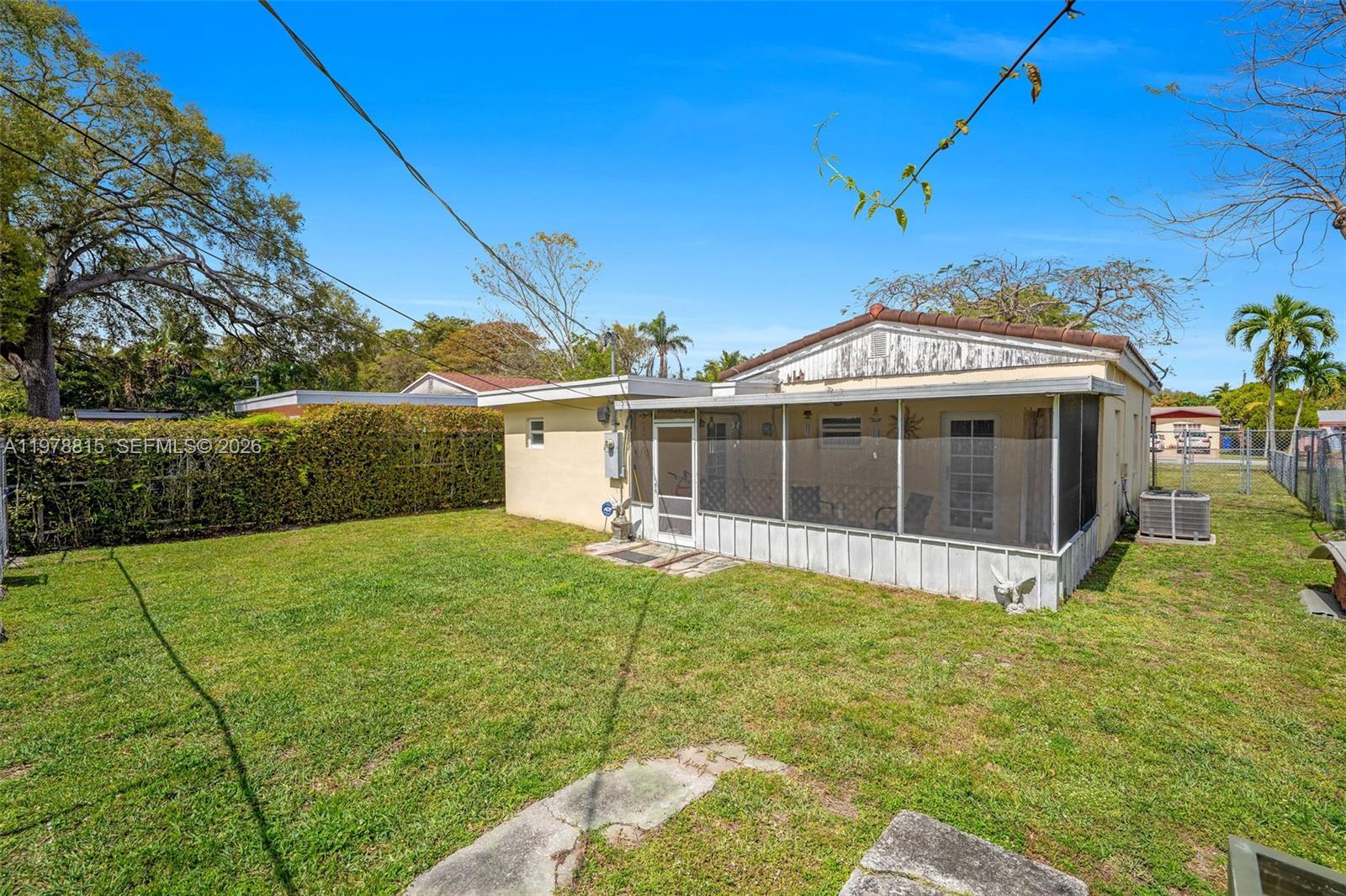 2048 NE 180th St North Miami Beach, FL 33162