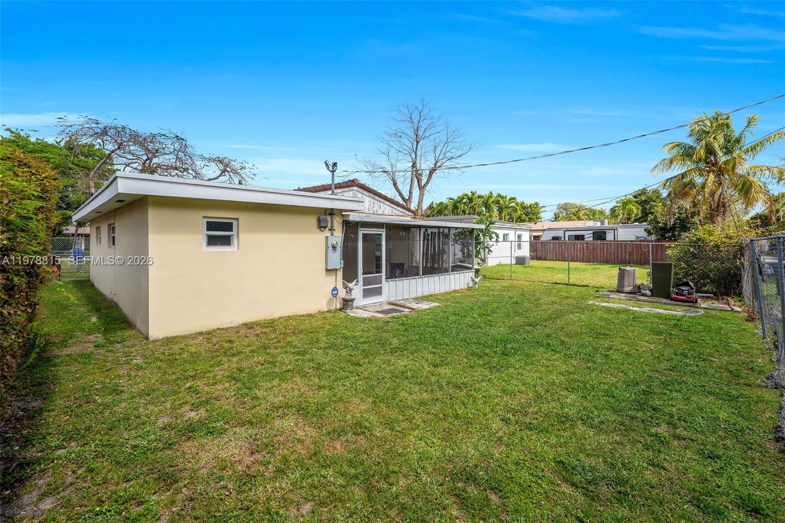 2048 NE 180th St North Miami Beach, FL 33162