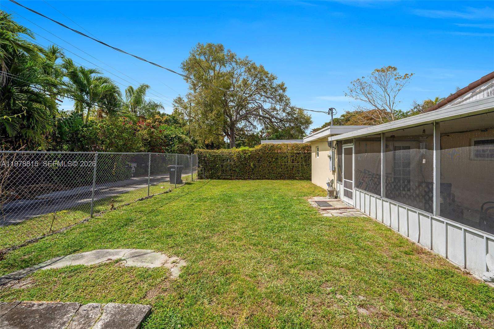 2048 NE 180th St North Miami Beach, FL 33162