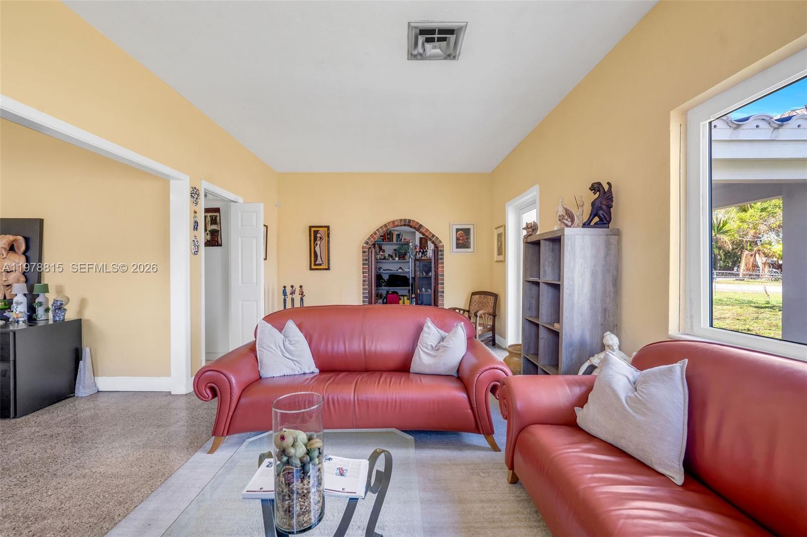 2048 NE 180th St North Miami Beach, FL 33162