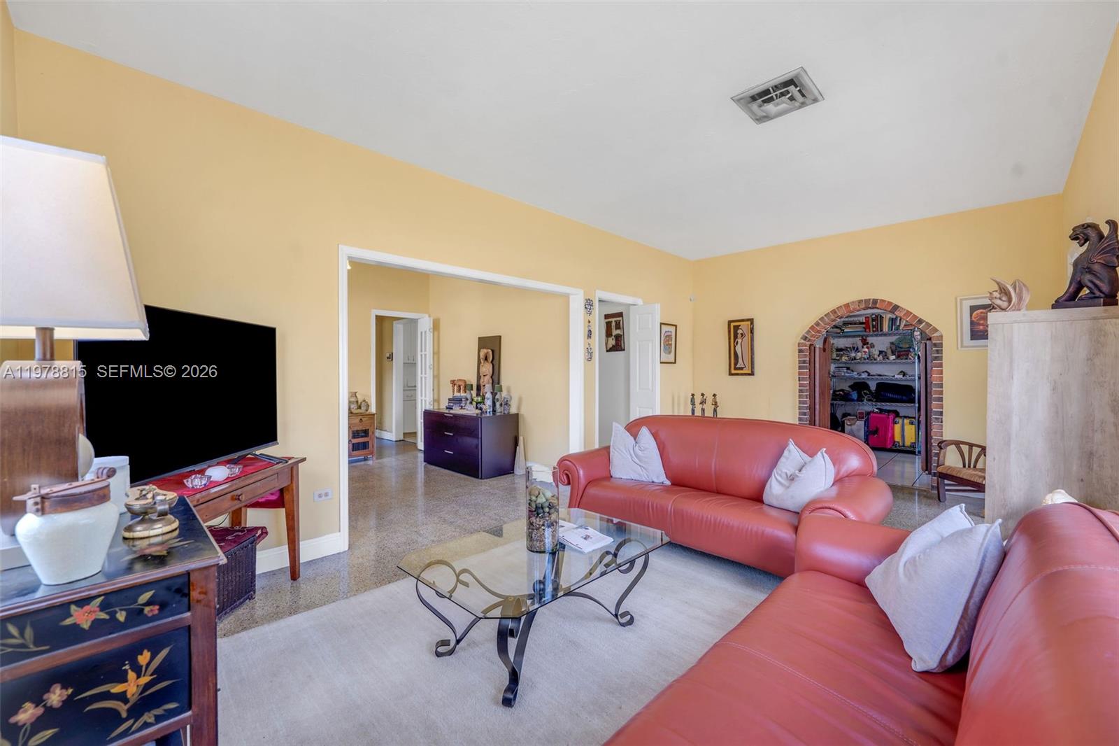 2048 NE 180th St North Miami Beach, FL 33162