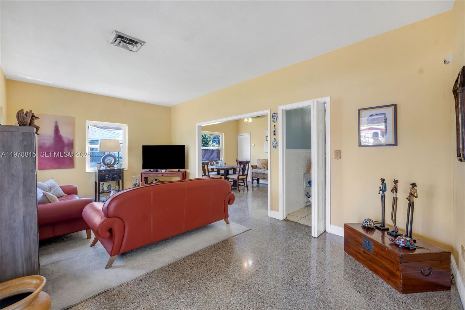 2048 NE 180th St North Miami Beach, FL 33162