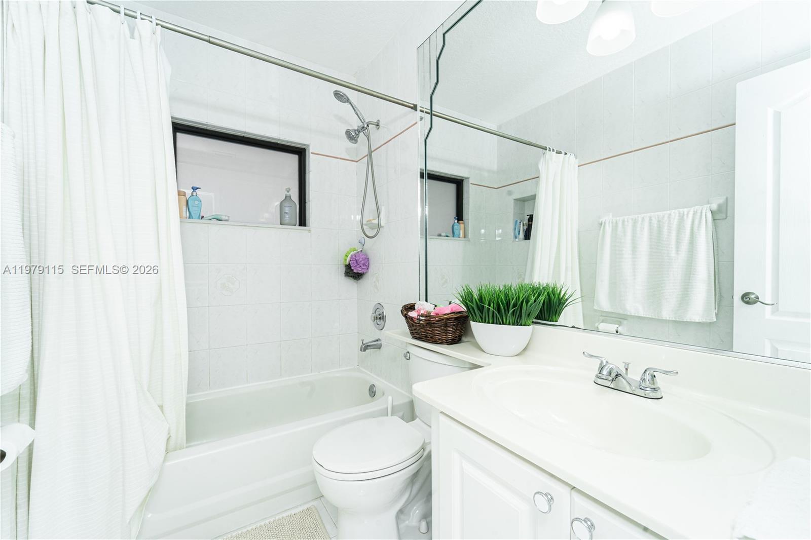 14172 NW 87th Ct Miami Lakes, FL 33018