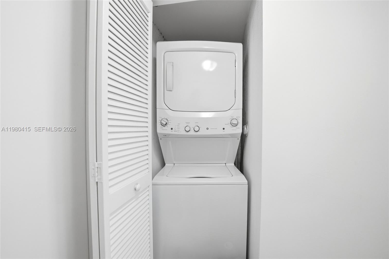 41 SE 5th St #2104 Miami, FL 33131