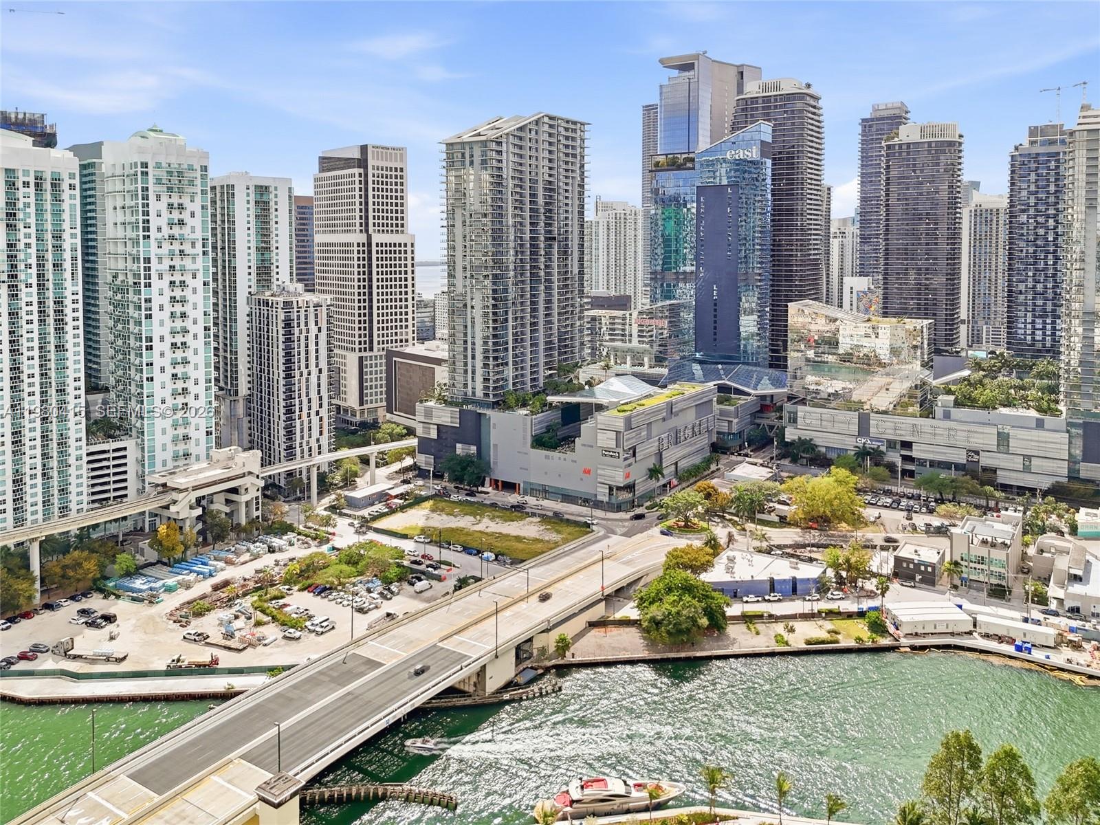 41 SE 5th St #2104 Miami, FL 33131