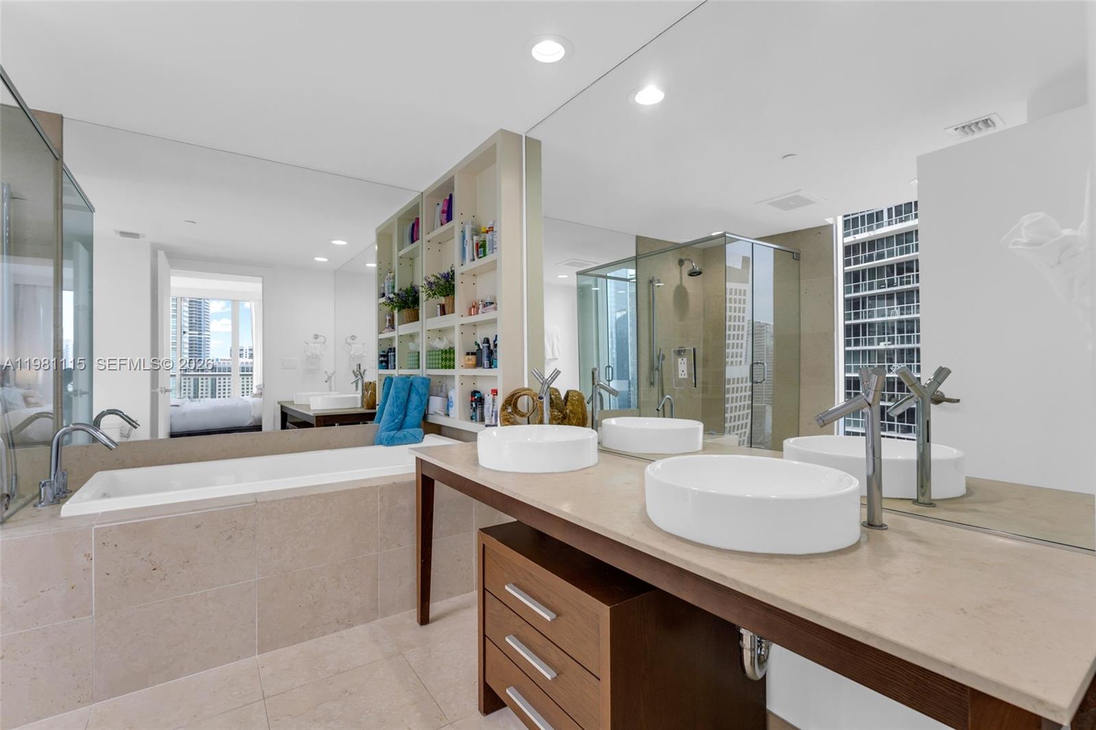 image Icon Brickell II18