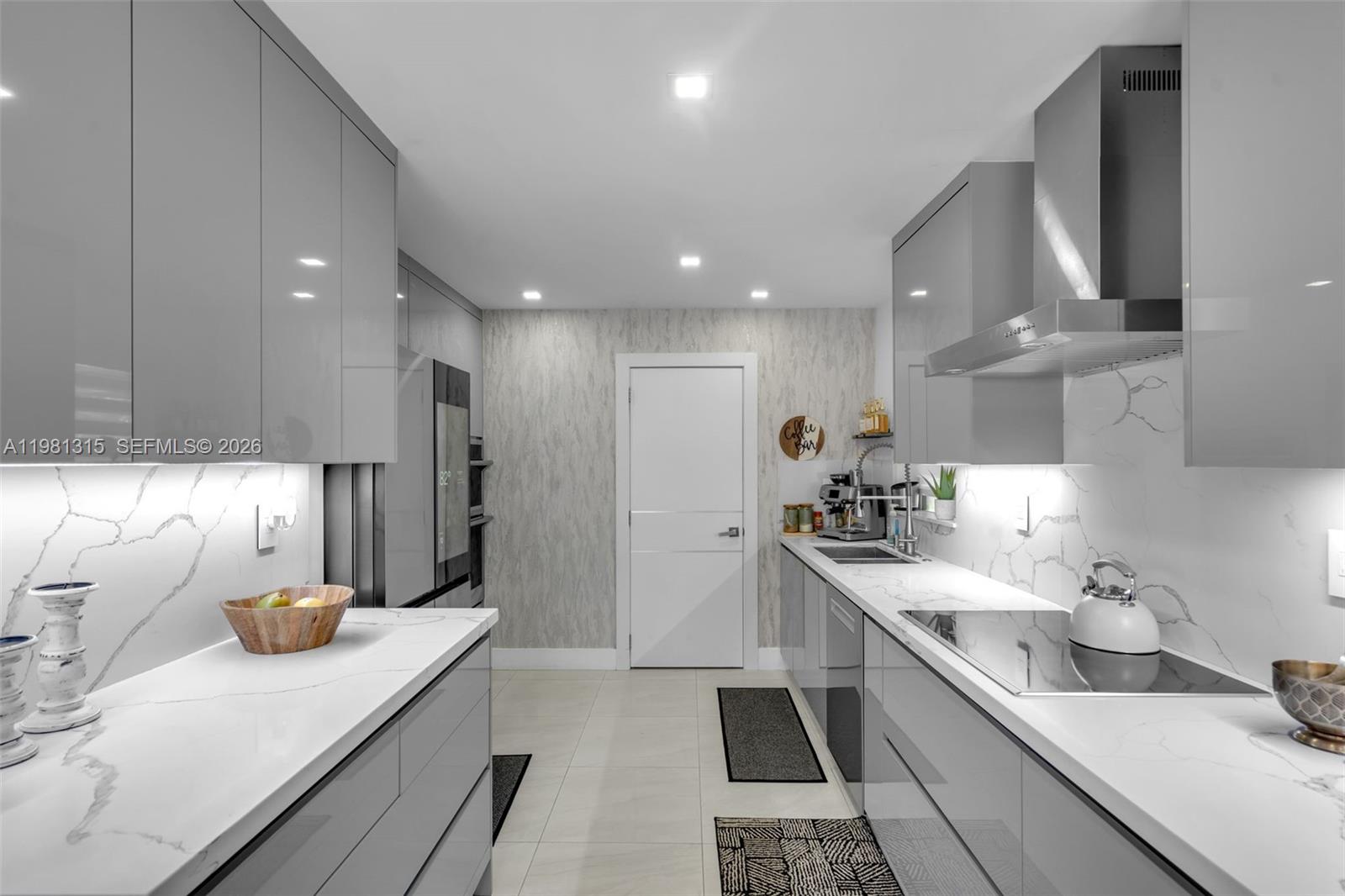 19951 NE 10th Pl Way Miami, FL 33179