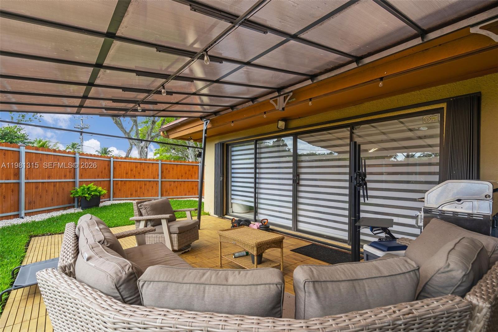 19951 NE 10th Pl Way Miami, FL 33179