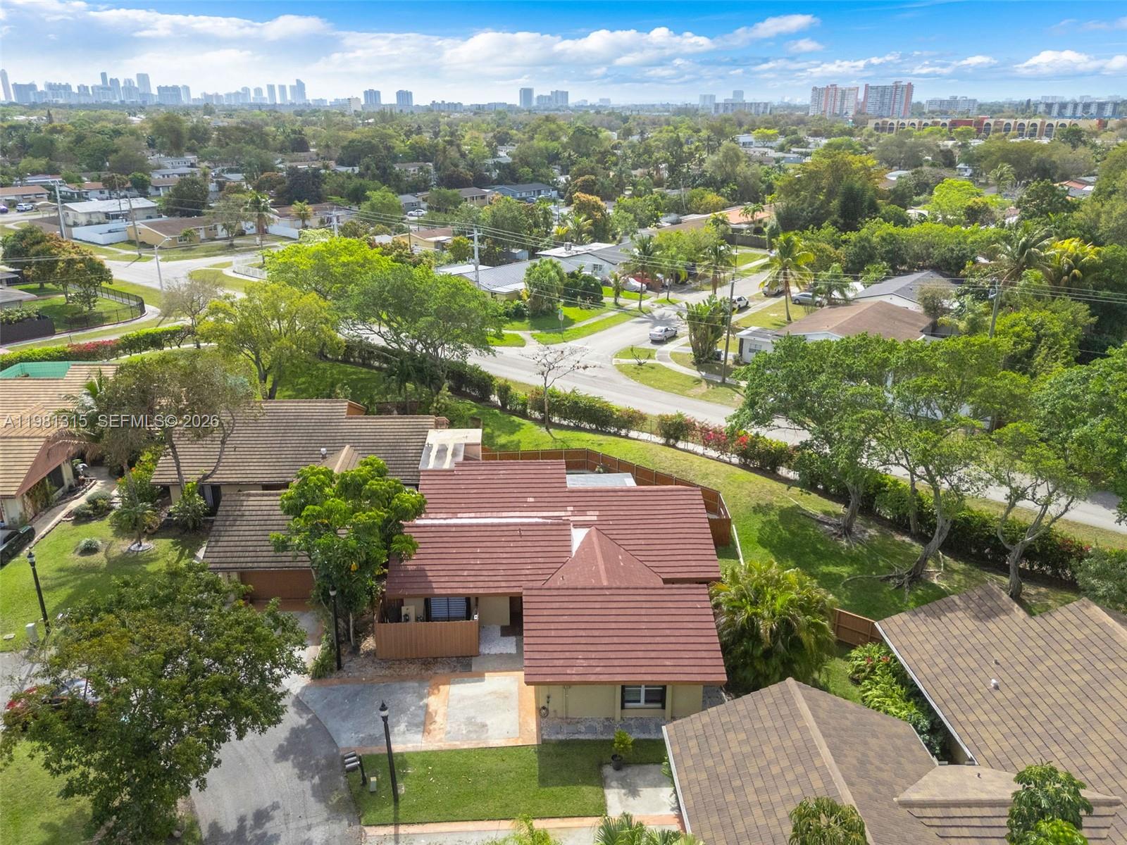 19951 NE 10th Pl Way Miami, FL 33179