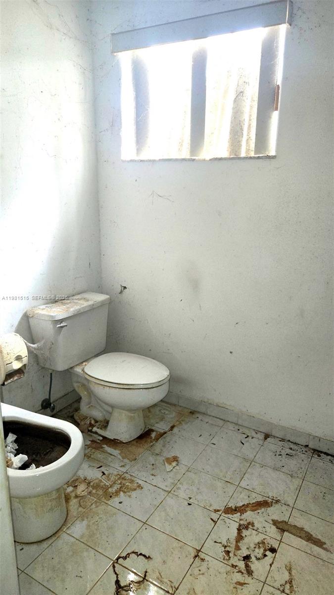 15153 NW 89th Pl Miami Lakes, FL 33018