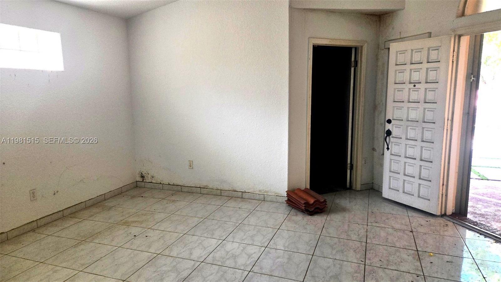 15153 NW 89th Pl Miami Lakes, FL 33018