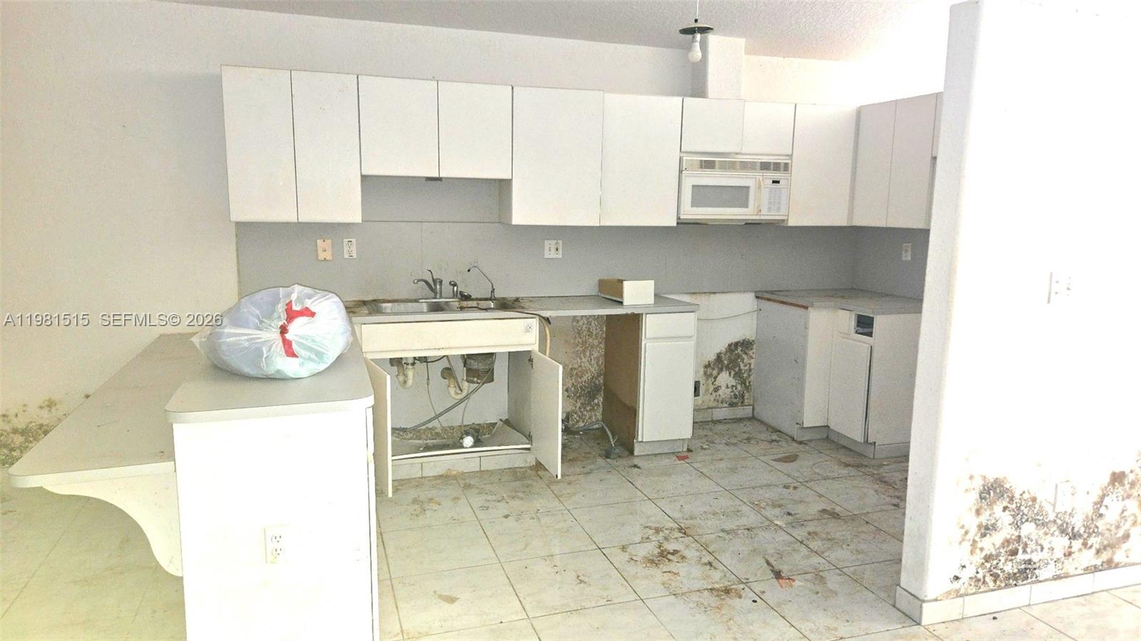 15153 NW 89th Pl Miami Lakes, FL 33018