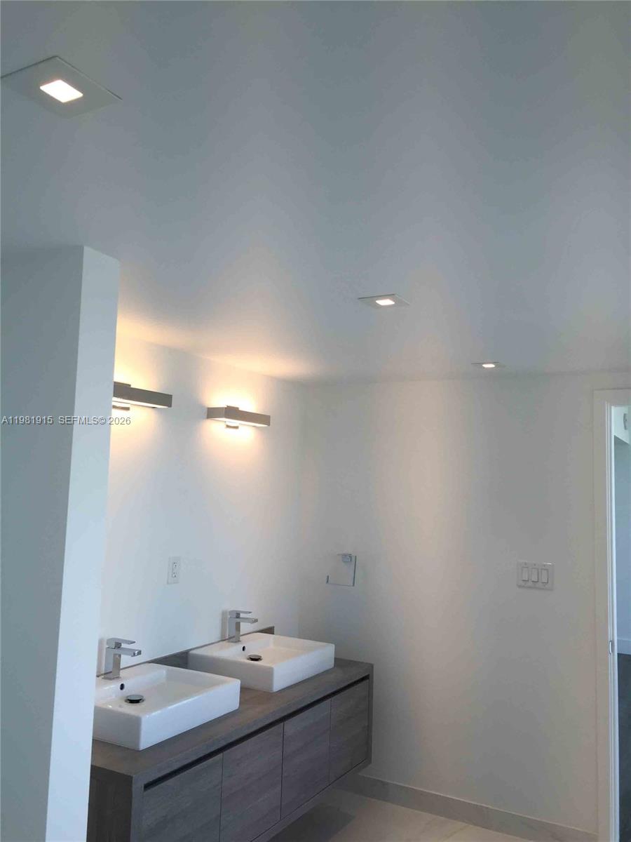 400 Sunny Isles Blvd #1701 Sunny Isles Beach, FL 33160