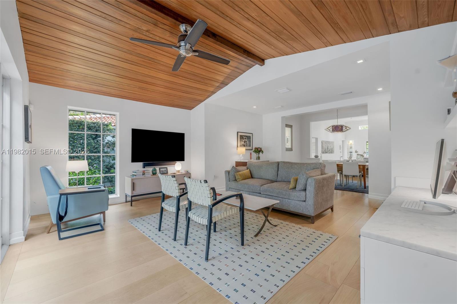 1729 Lenox Ave Miami Beach, FL 33139