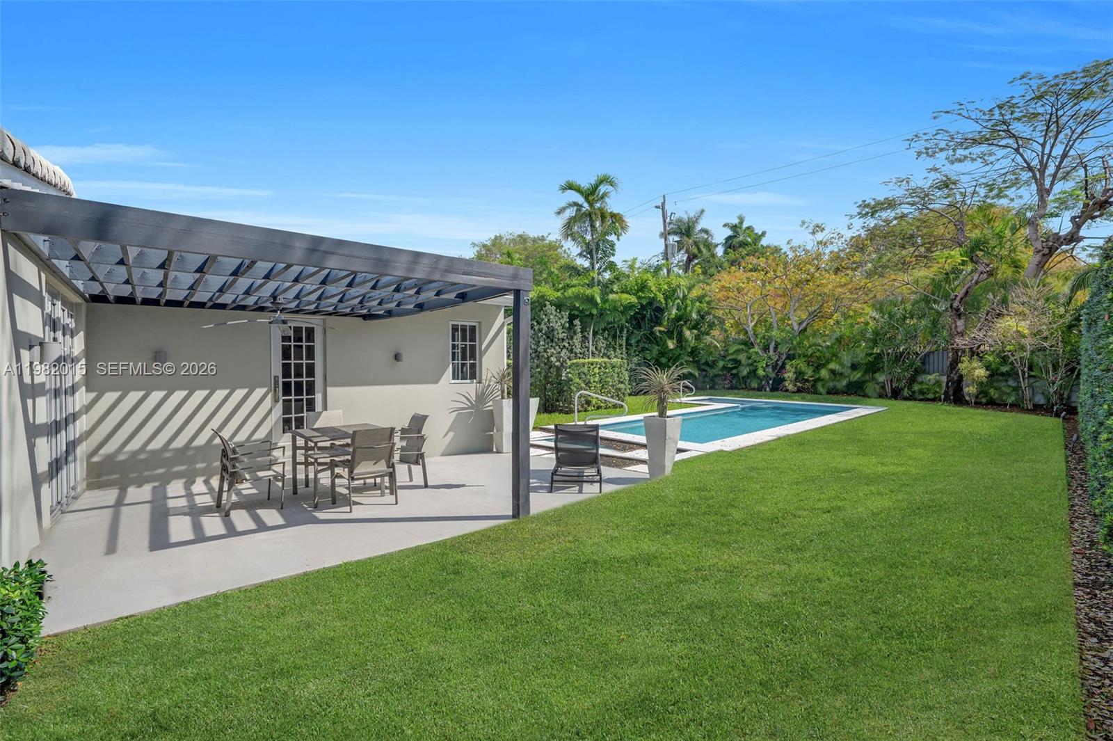 1729 Lenox Ave Miami Beach, FL 33139