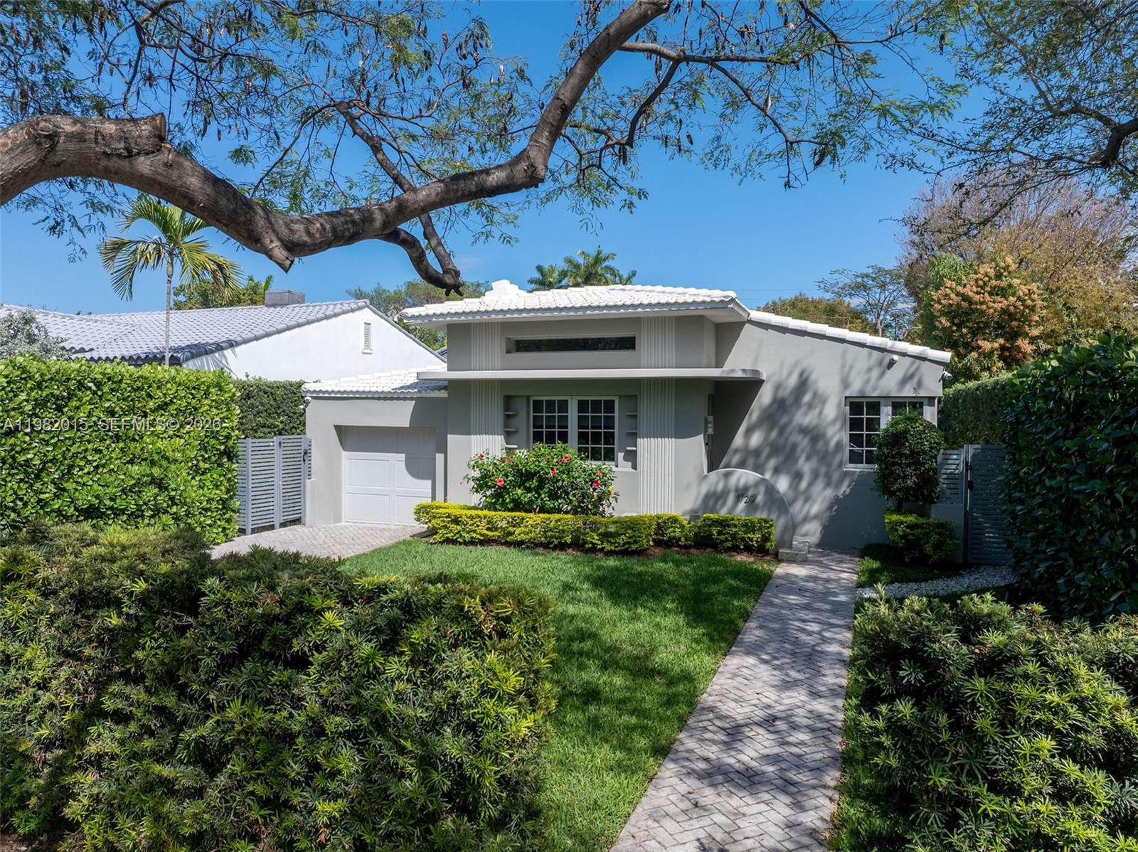 1729 Lenox Ave Miami Beach, FL 33139