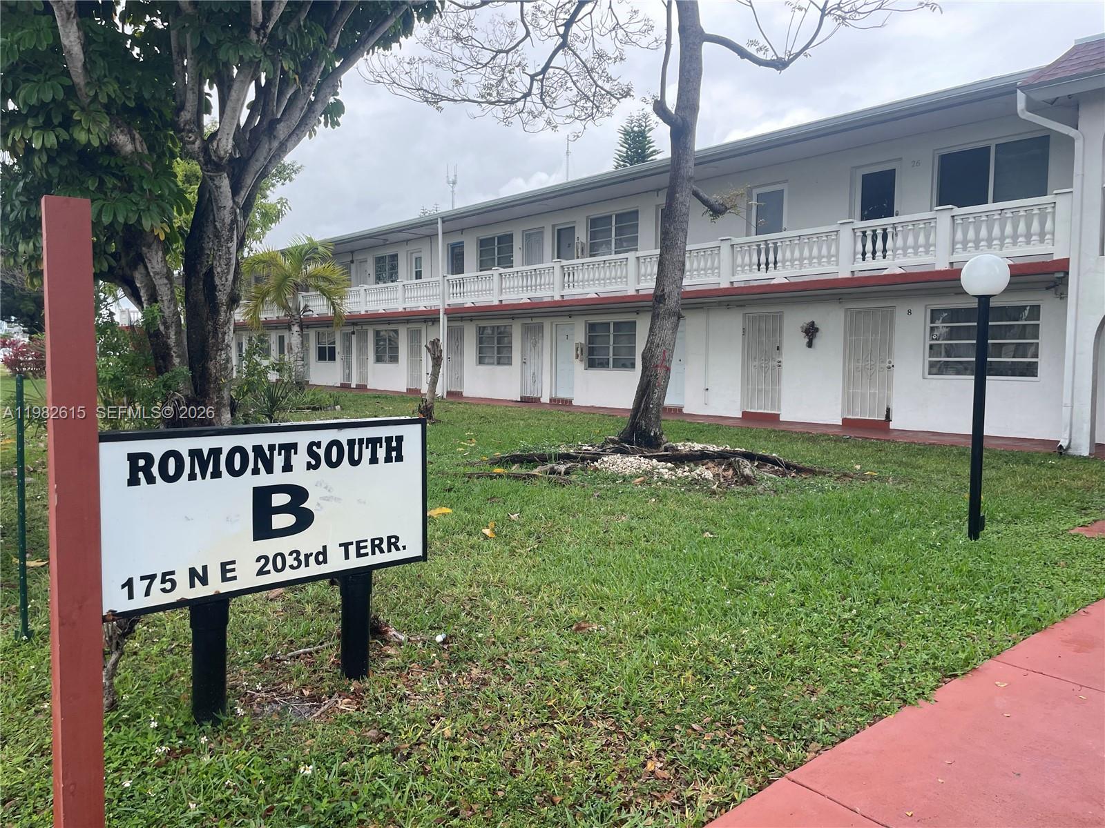 175 NE 203rd Ter #28