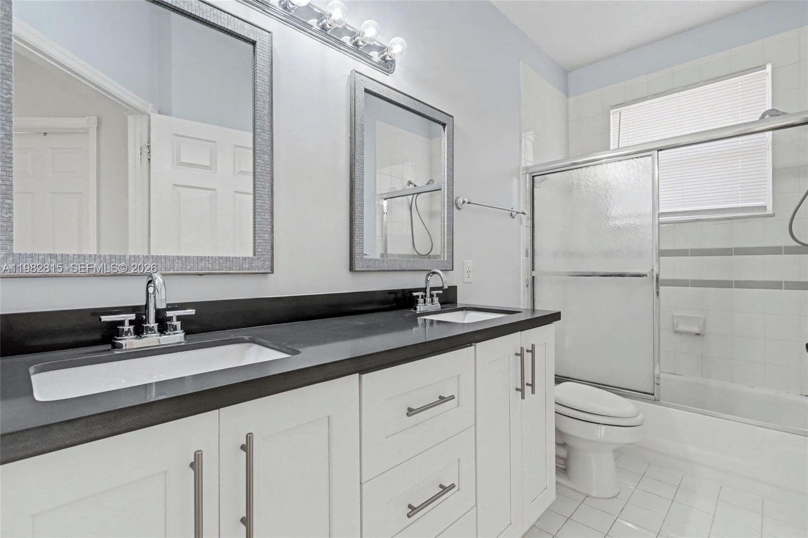 1560 Seagrape Way Hollywood, FL 33019