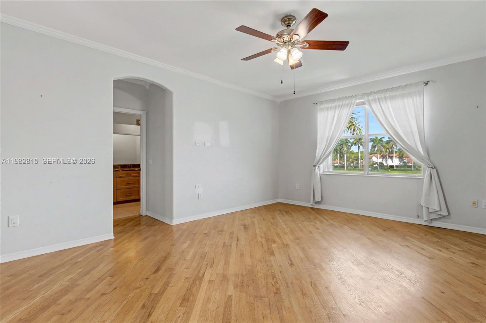 1560 Seagrape Way Hollywood, FL 33019