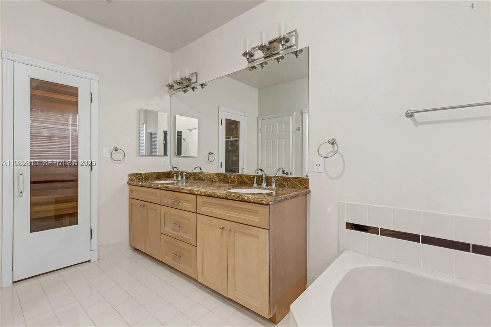 1560 Seagrape Way Hollywood, FL 33019