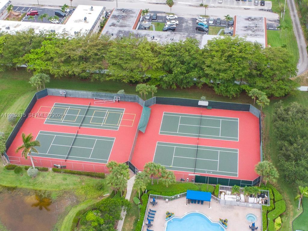 1560 Seagrape Way Hollywood, FL 33019