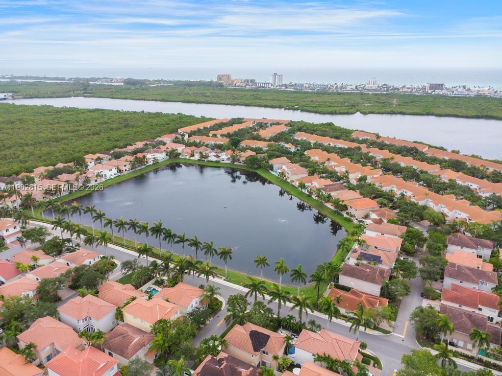 1560 Seagrape Way Hollywood, FL 33019