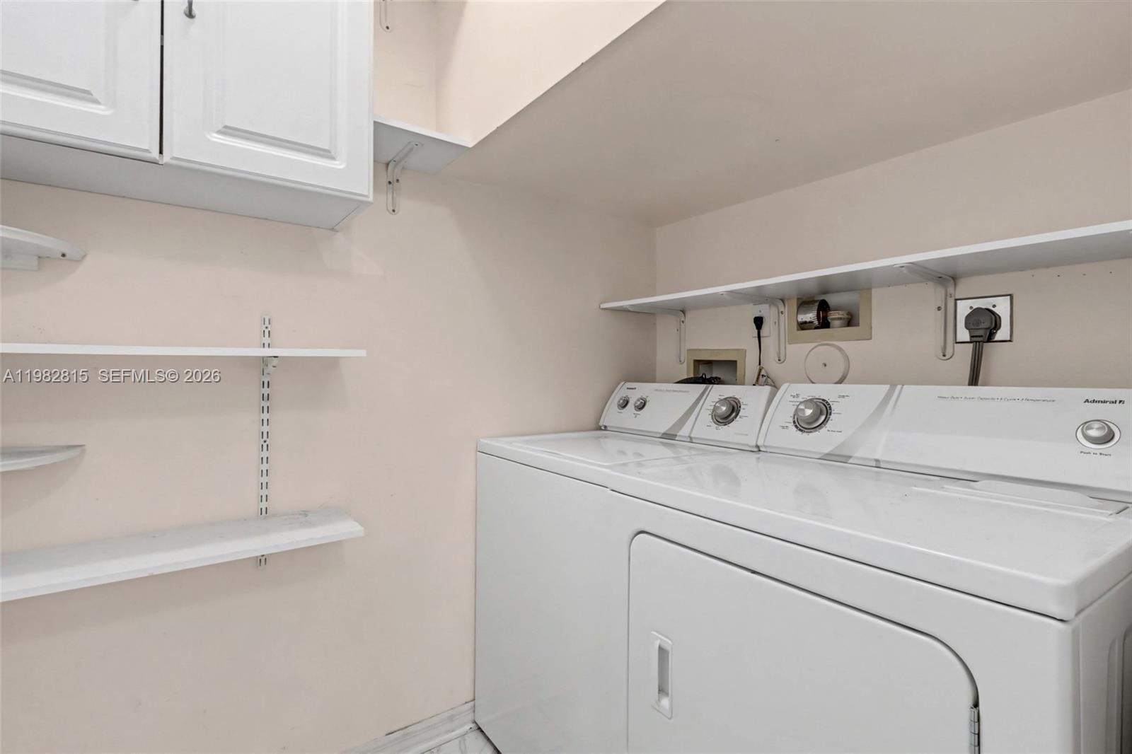 1560 Seagrape Way Hollywood, FL 33019