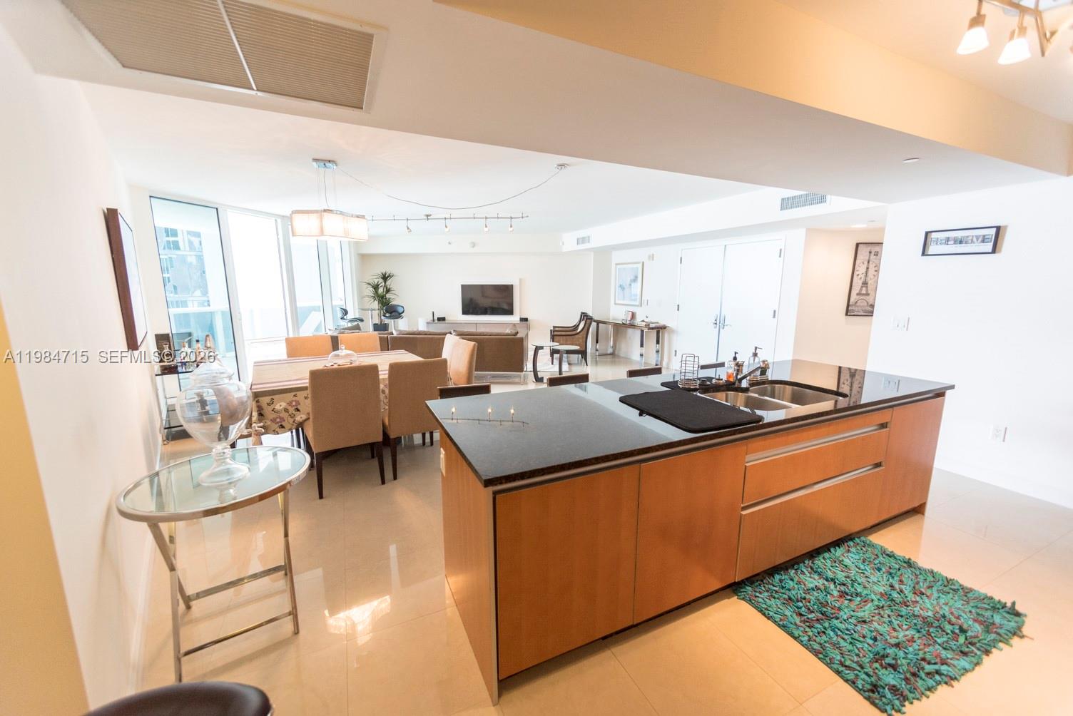 17201 Collins Ave #2104 Sunny Isles Beach, FL 33160