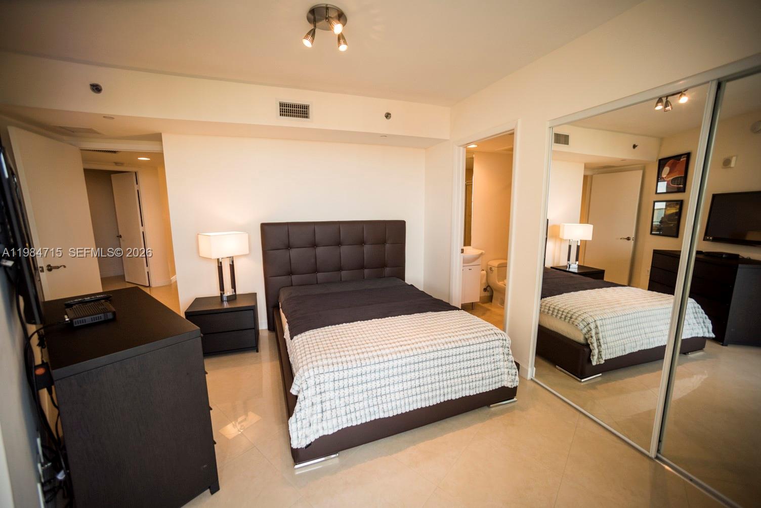 17201 Collins Ave #2104 Sunny Isles Beach, FL 33160