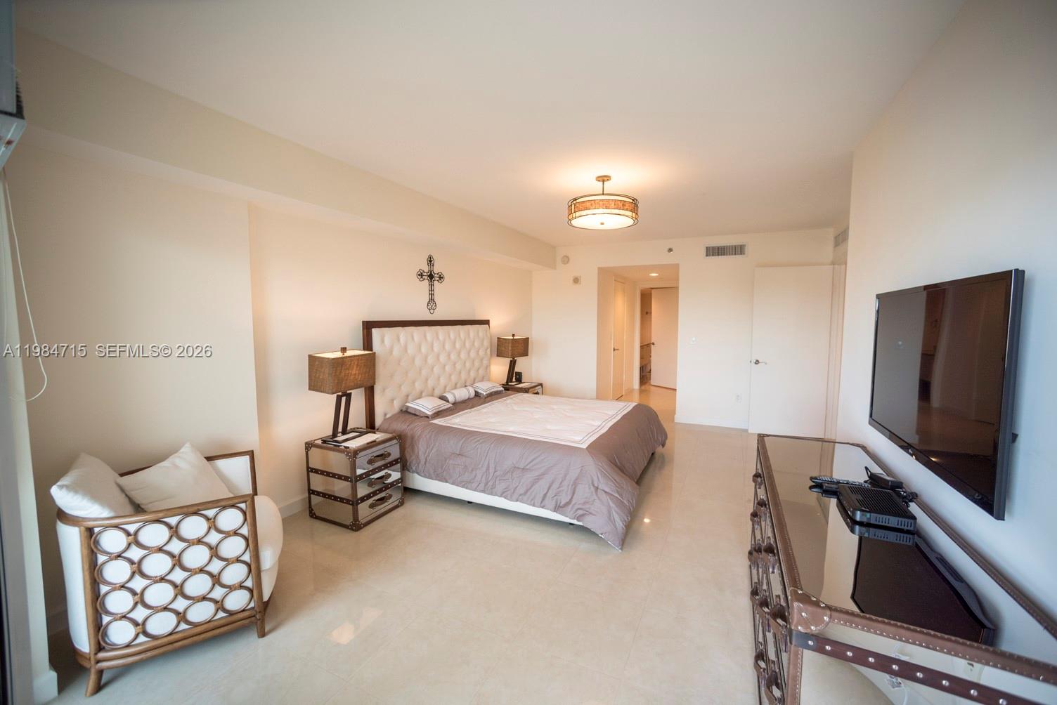 17201 Collins Ave #2104 Sunny Isles Beach, FL 33160