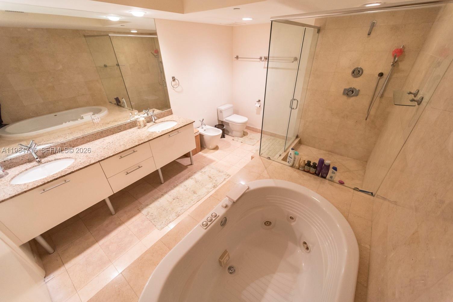 17201 Collins Ave #2104 Sunny Isles Beach, FL 33160