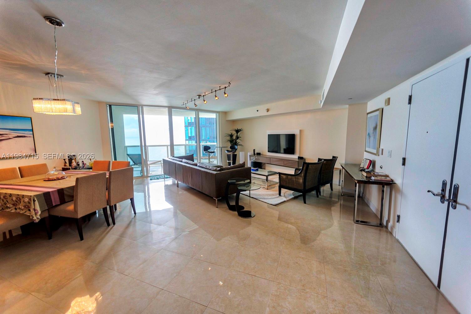 17201 Collins Ave #2104 Sunny Isles Beach, FL 33160