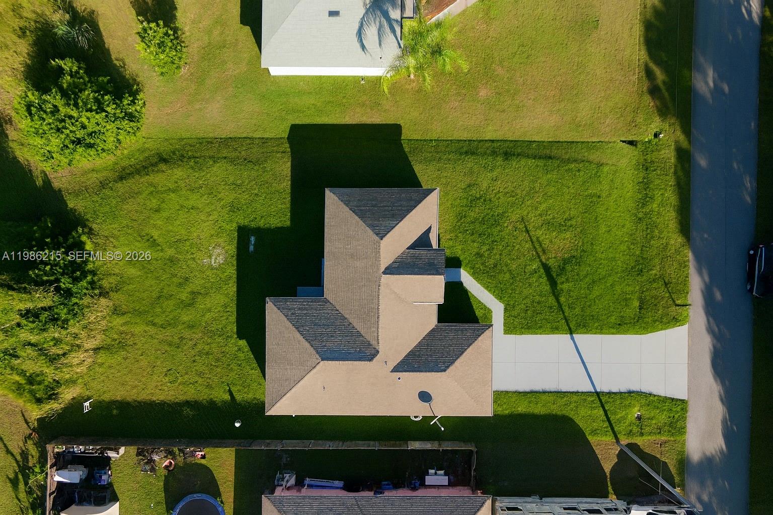 116 Ridgemont Dr Lehigh Acres, FL 33972