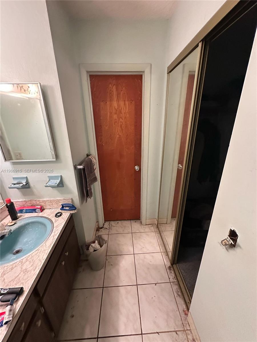 258 SW 8th St Dania Beach, FL 33004