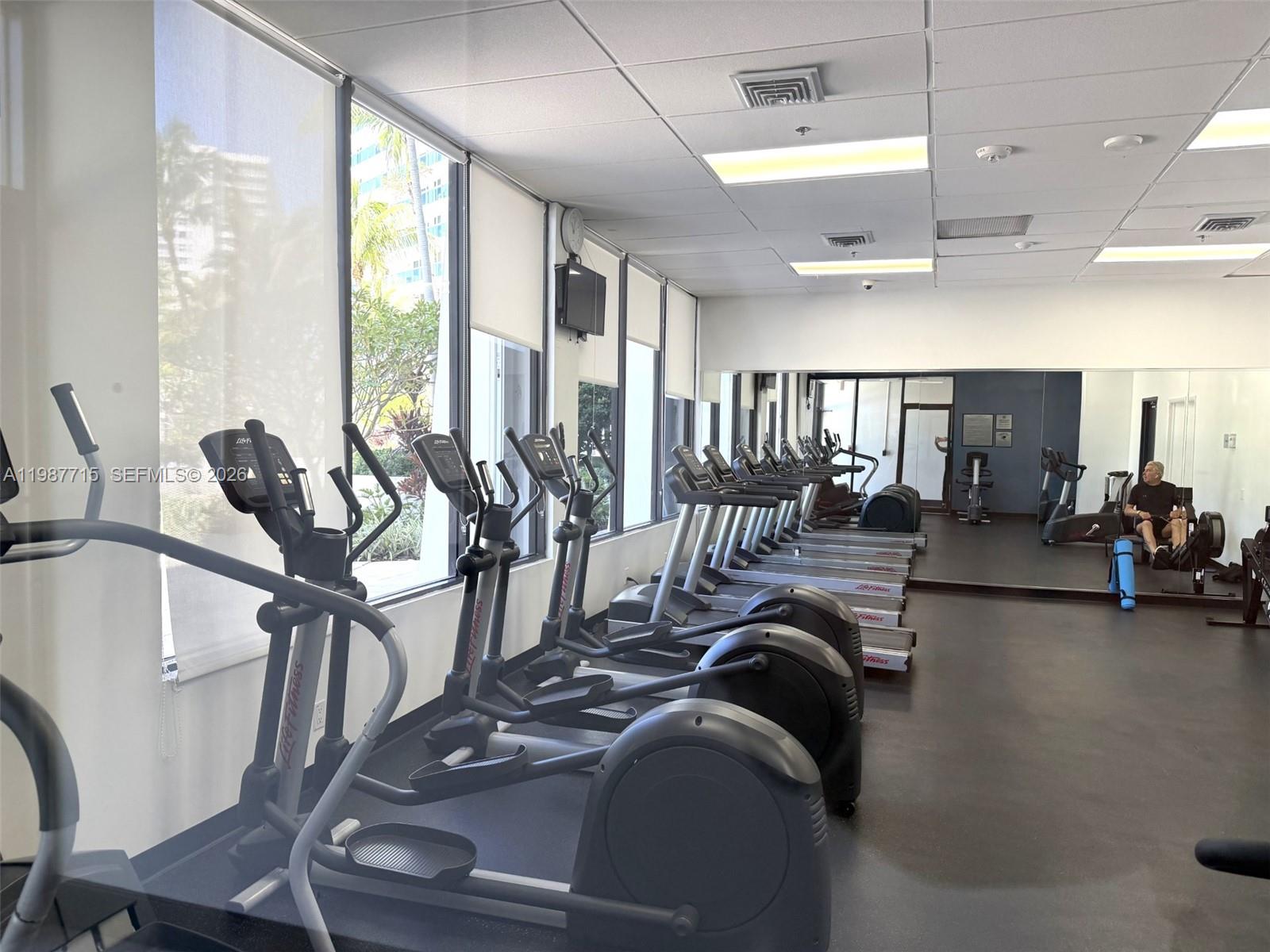 image Arlen House East11