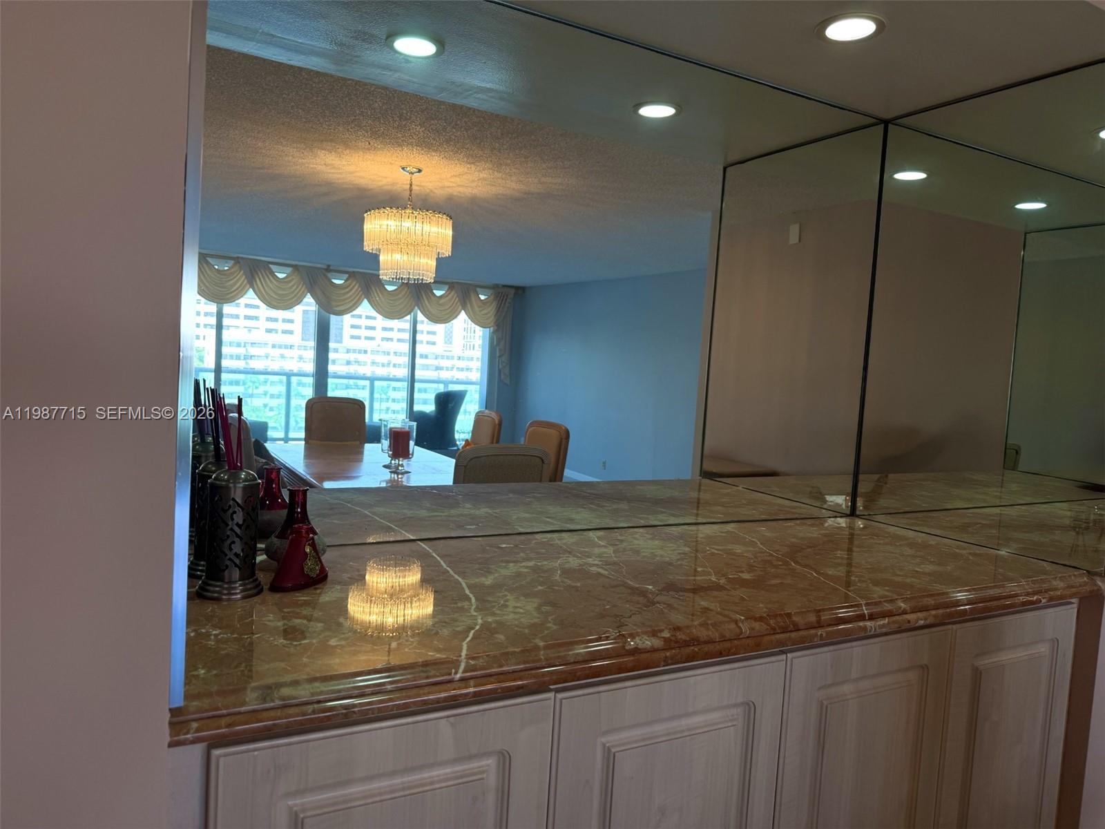 image Arlen House East8