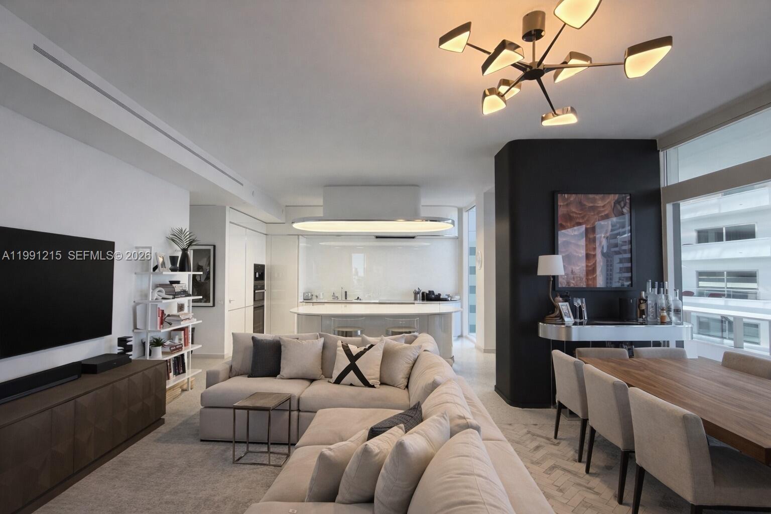 3315 Collins Ave #8D Miami Beach, FL 33140