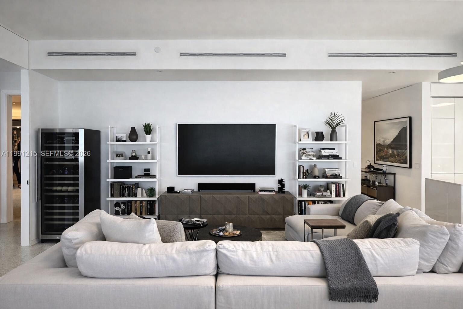 3315 Collins Ave #8D Miami Beach, FL 33140