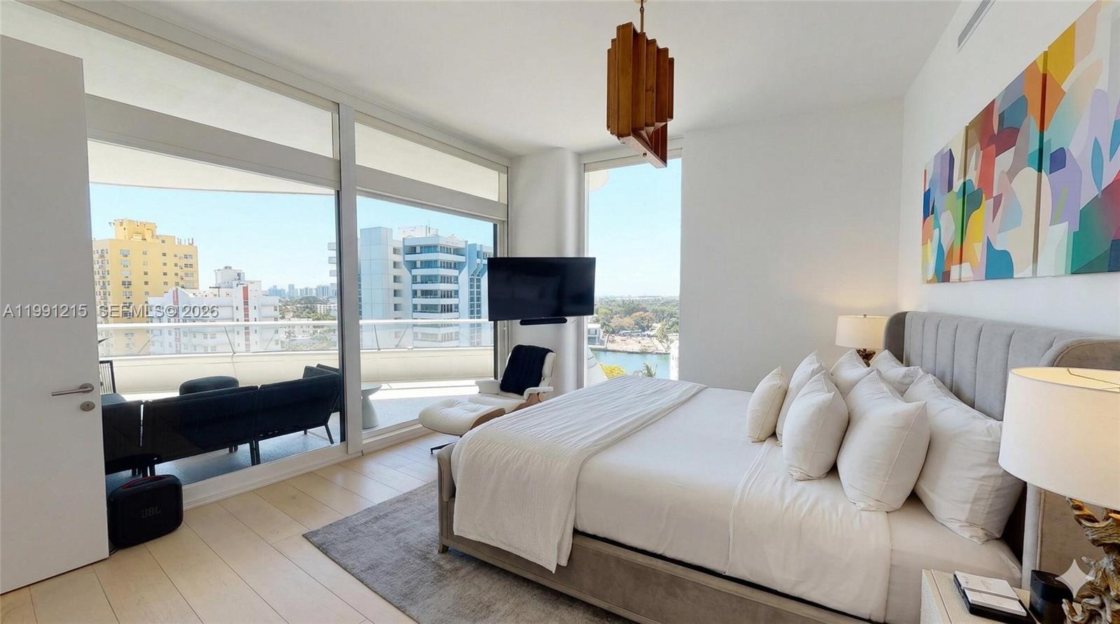 3315 Collins Ave #8D Miami Beach, FL 33140