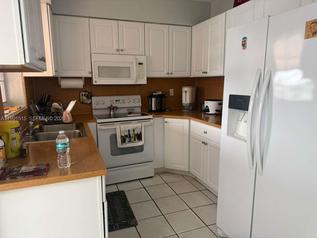 4470 W 1st Ave Hialeah, FL 33012