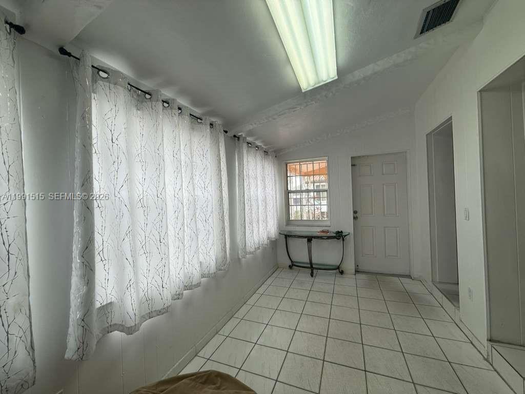 4470 W 1st Ave Hialeah, FL 33012