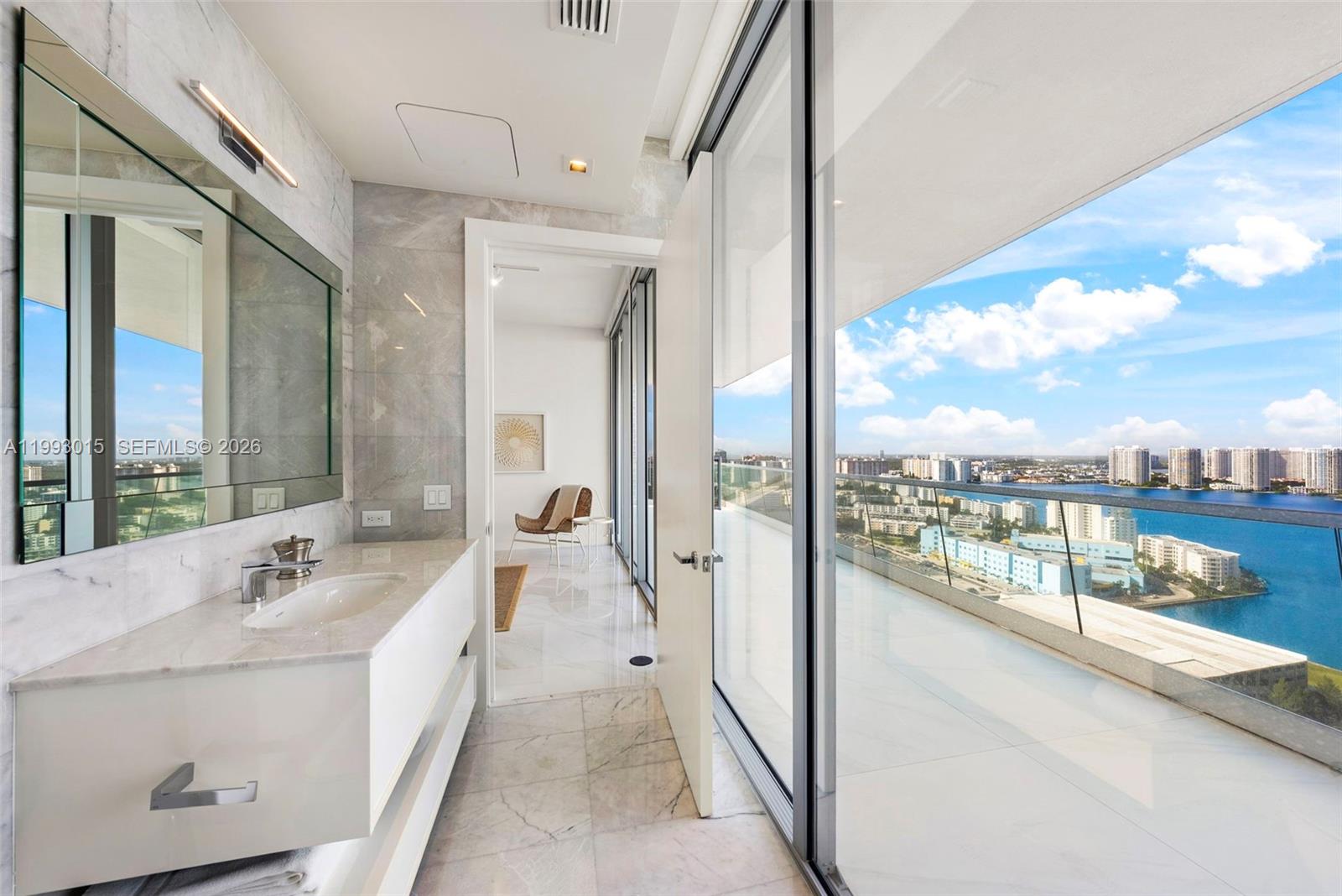 image Turnberry Ocean Club45