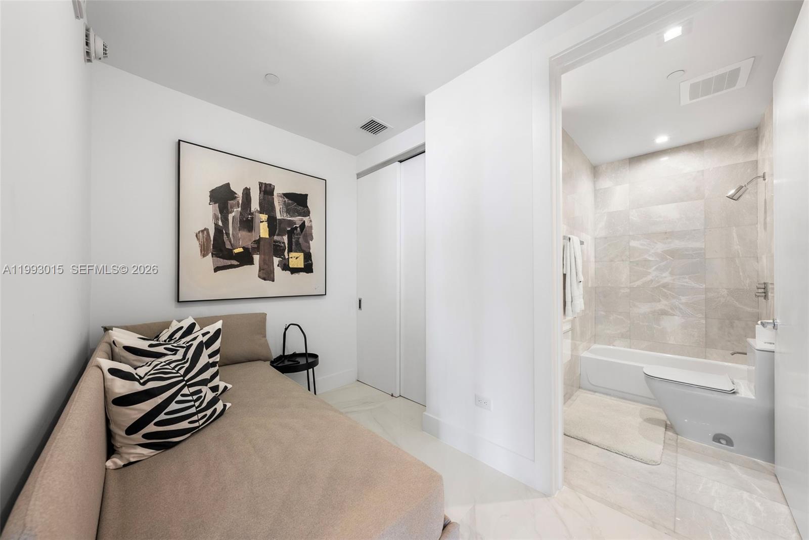 image Turnberry Ocean Club47