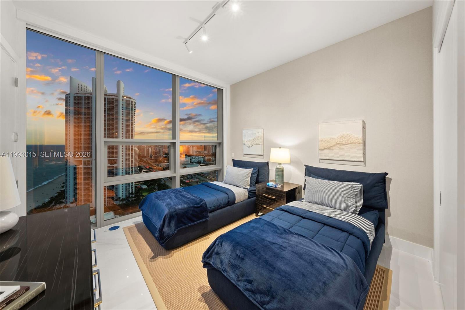 image Turnberry Ocean Club64