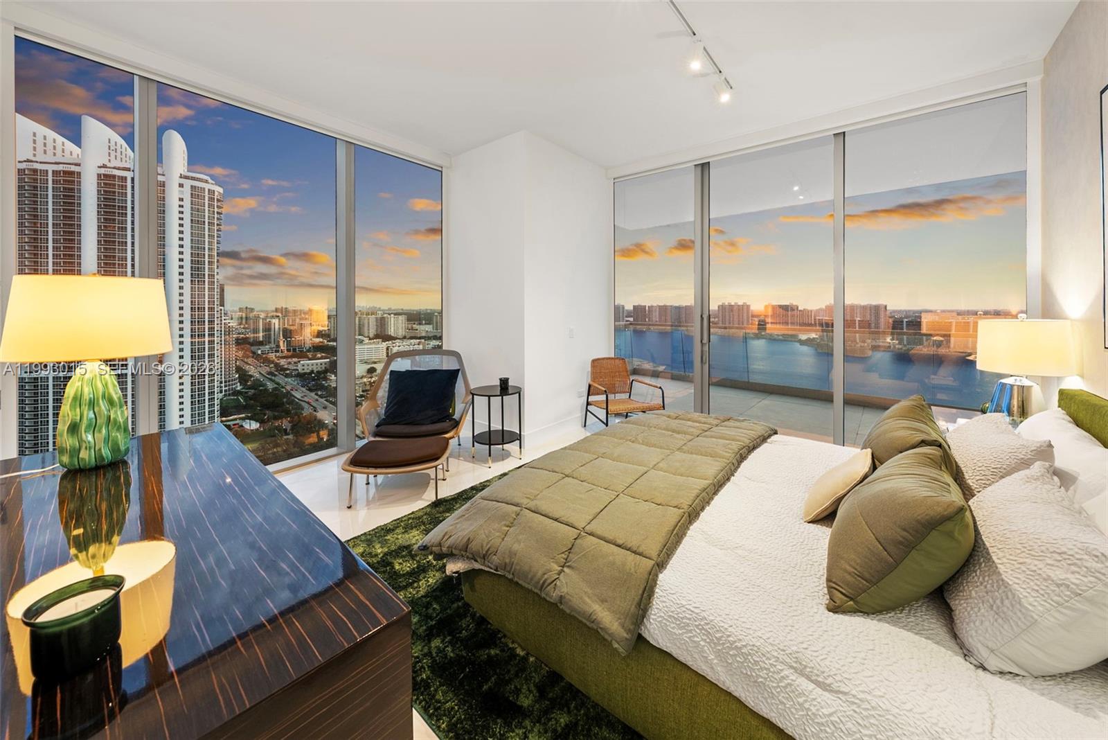 image Turnberry Ocean Club65