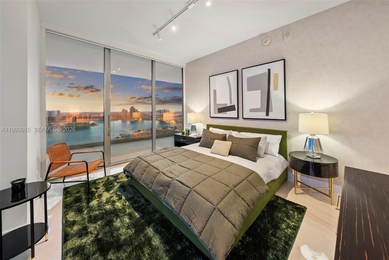 image Turnberry Ocean Club66